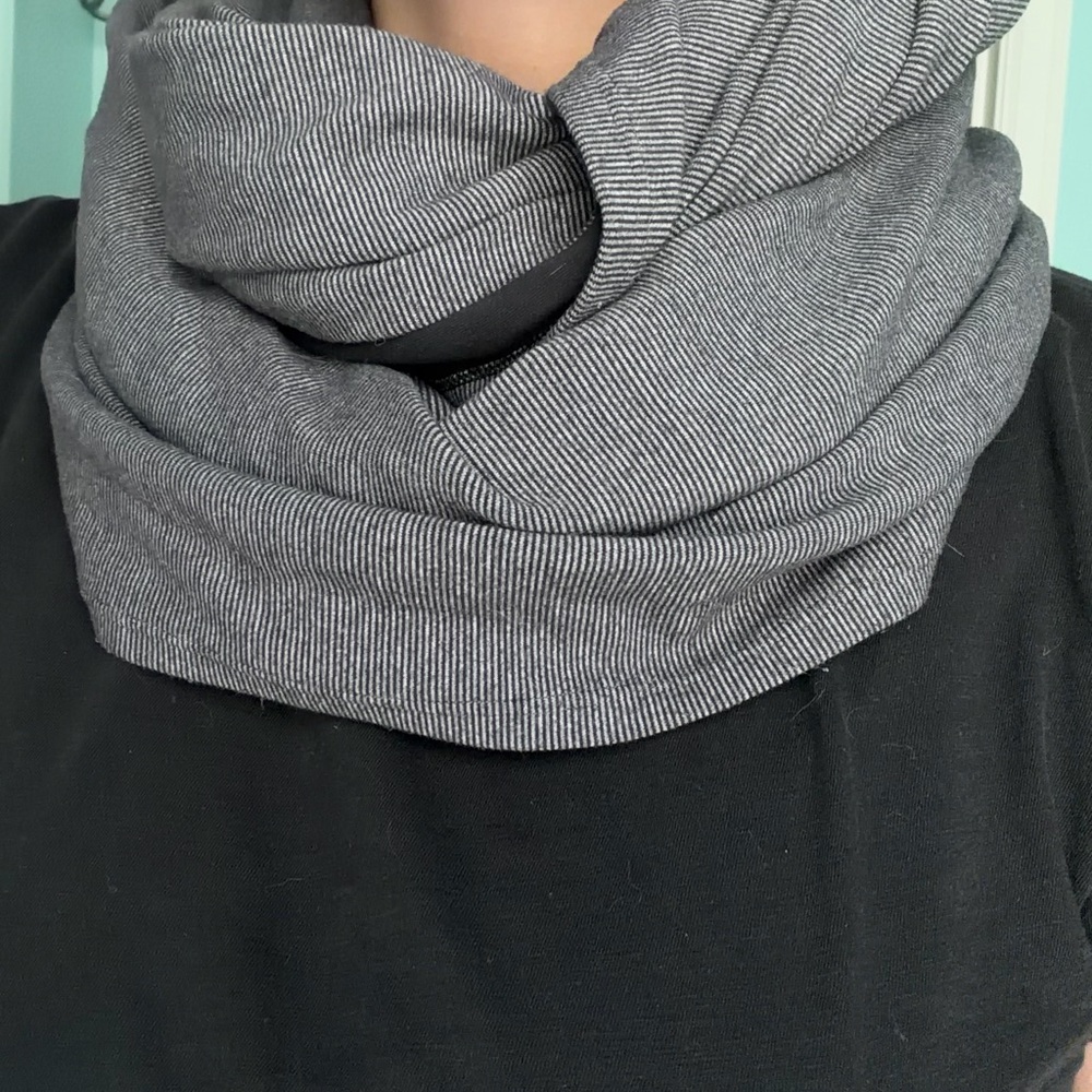 Lululemon Vinyasa Stripe Scarf, Wrap, Cardigan - Picture 7 of 7